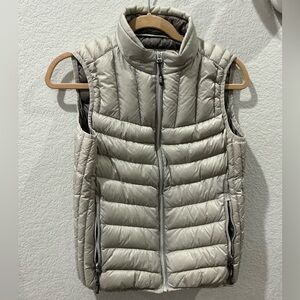 Tumi Pax Down Vest Women's Size Medium Full Zip Packable Pillow Gray